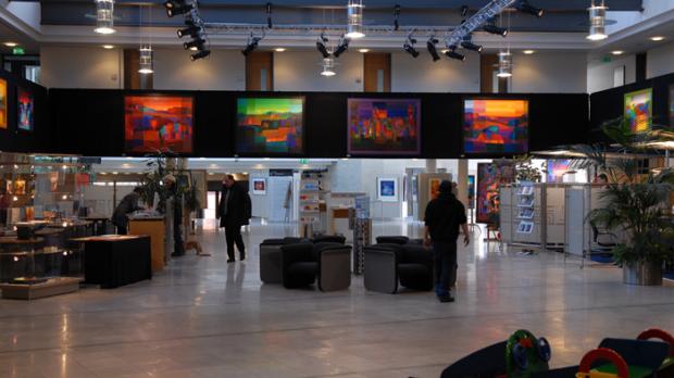 Ausstellung mit Etc und Major Produkten beleuchtet Werke des niederländischen Malers Ton Schulten