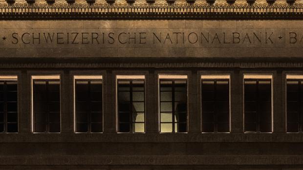 Schweizer Nationalbank in Zürich mit Weihnachtsbeleuchtung der Reflexion AG
