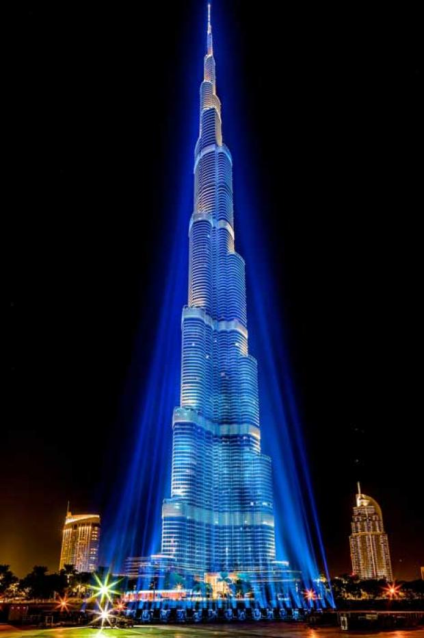 Der Burj Khalifa mit einer spektakulären 360°-Beleuchtung von A&O Technology © 2014, A&O / Foto: Ralph Larmann
