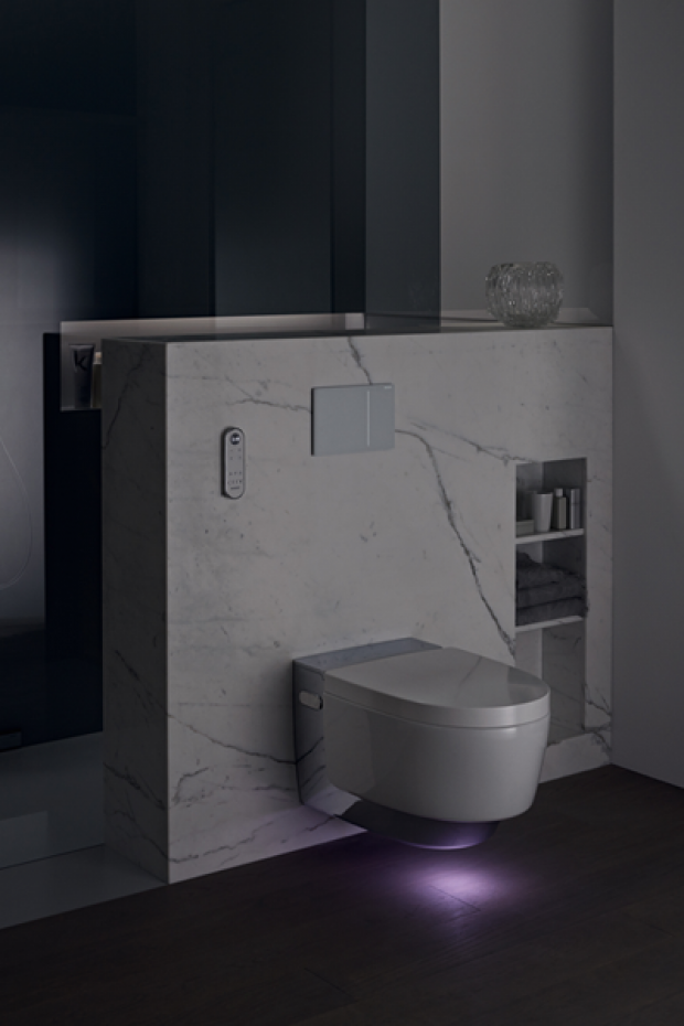Das Dusch-WC Geberit AquaClean Mera zeichnet sich durch hochwertige Materialien, saubere Übergänge sowie eine optimal in das Design integrierte Technik aus. 