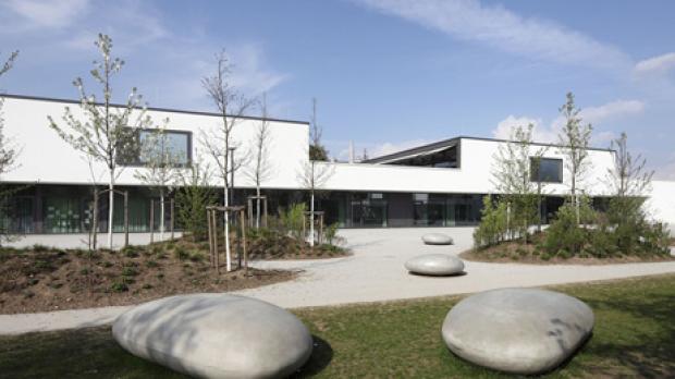 KNX-basiertes Effizienzkonzept von Siemens für Regensburger Schule