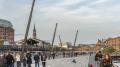 An prominenter Stelle hat Hamburg eine neue Hafenpromenade bekommen: Sie verbindet die St. Pauli Landungsbrücken mit der Speicherstadt. Foto: Martin Zitzlaff

