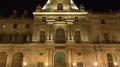 LED-Licht von Toshiba lässt Louvre leuchten