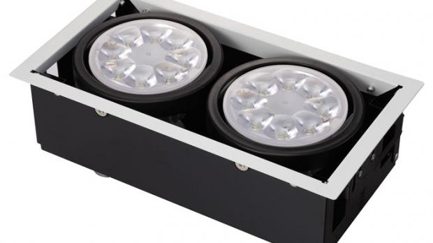 Leistungsstarker kardanischer LED-Einbaustrahler von Zenaro Lighting