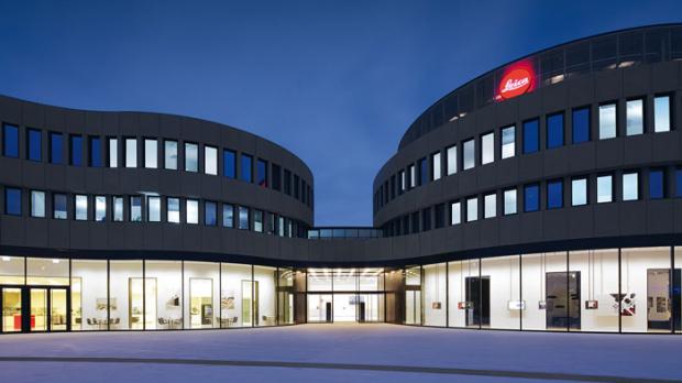Für den neuen Firmenhauptsitz der Leica Camera AG hat Zumtobel eine Lichtlösung realisiert. Foto: Zumtobel
