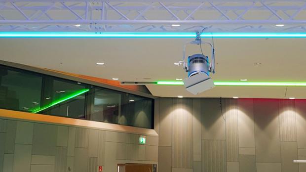 Kongresshalle Düsseldorf mit Licht- und Elektrotechnik von Wisag
