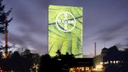 „Die Bayer-Medienfassade und mit ihr das Bayer-Kreuz werden weit über die Stadtgrenzen Leverkusens hinaus sichtbar sein. Sie wird zu einem neuen attraktiven Wahrzeichen der Region“, sagte Michael Schade, Leiter der Bayer-Konzernkommunikation. 
