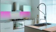 Küche als Designobjekt: Moderne LED-Lichtlösungen setzen optische Akzente bei Arbeitsfläche und Regalausleuchtung. Fotos: Osram