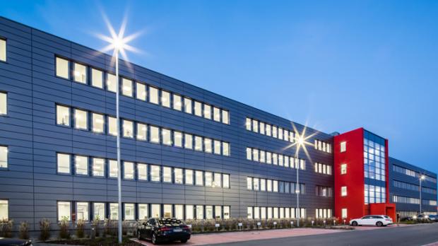 Neue Norma-Zentrale erstrahlt in Licht von Ledon