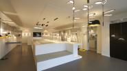 Großzügig präsentiert sich der neu gestaltete Ausstellungsbereich für Einzelleuchten, in dem OLIGO gleichzeitig das überarbeitete Shop-in-Shop-Konzept für die Produktpräsentation im Leuchtenfachhandel vorstellt.