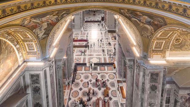 Ausleuchtung des Petersdoms mit Lichttechnik von Osram
