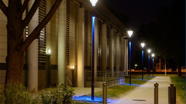 Philips Metronomis LED-Außenleuchten spielen mit Licht und Schatten