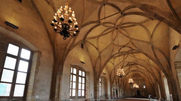 Prager Burg erstrahlt im LED-Licht