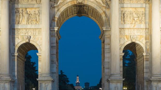 Arco della Pace in Mailand mit neuer Beleuchtung von Thorn.