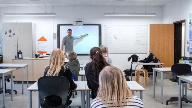 Lernunterstützung per ′Active Light′ von Zumtobel in der Grundschule Herstedlung, Dänemark