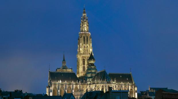 Liebfrauenkathedrale in Antwerpen mit Lichttechnik von WE-EF