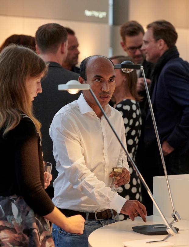 Licht zum Anfassen in der neuen Oligo-Ausstellung St. Augustin.