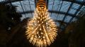Kurz vor dem Aus noch mal ganz groß ...« – lautete der Titel einer weiteren Installation im Palmengarten – eine Hommage an die Glühlampe von Paul Göschel. Foto: Messe Frankfurt Exhibition / Jochen Günther