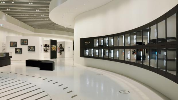 Gewinner ÖFFENTLICHE BEREICHE / INNENRAUM: LICHTVISION DESIGN & ENGINEERING GMBH (ISABEL STERNKOPF, KARSTEN EHLING) und NIKITAS VOGIATZIS-VOKOTOPOULOS - Foto: Lichtvision