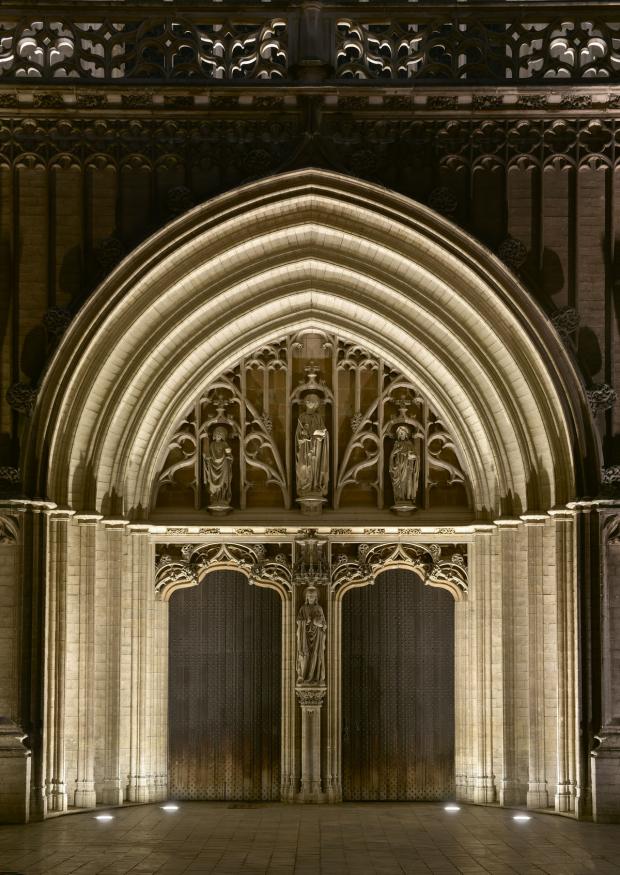 Liebfrauenkathedrale in Antwerpen mit Lichttechnik von WE-EF