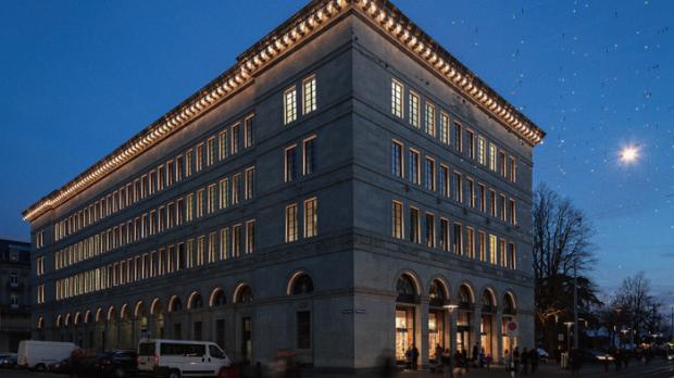Schweizer Nationalbank in Zürich mit Weihnachtsbeleuchtung der Reflexion AG
